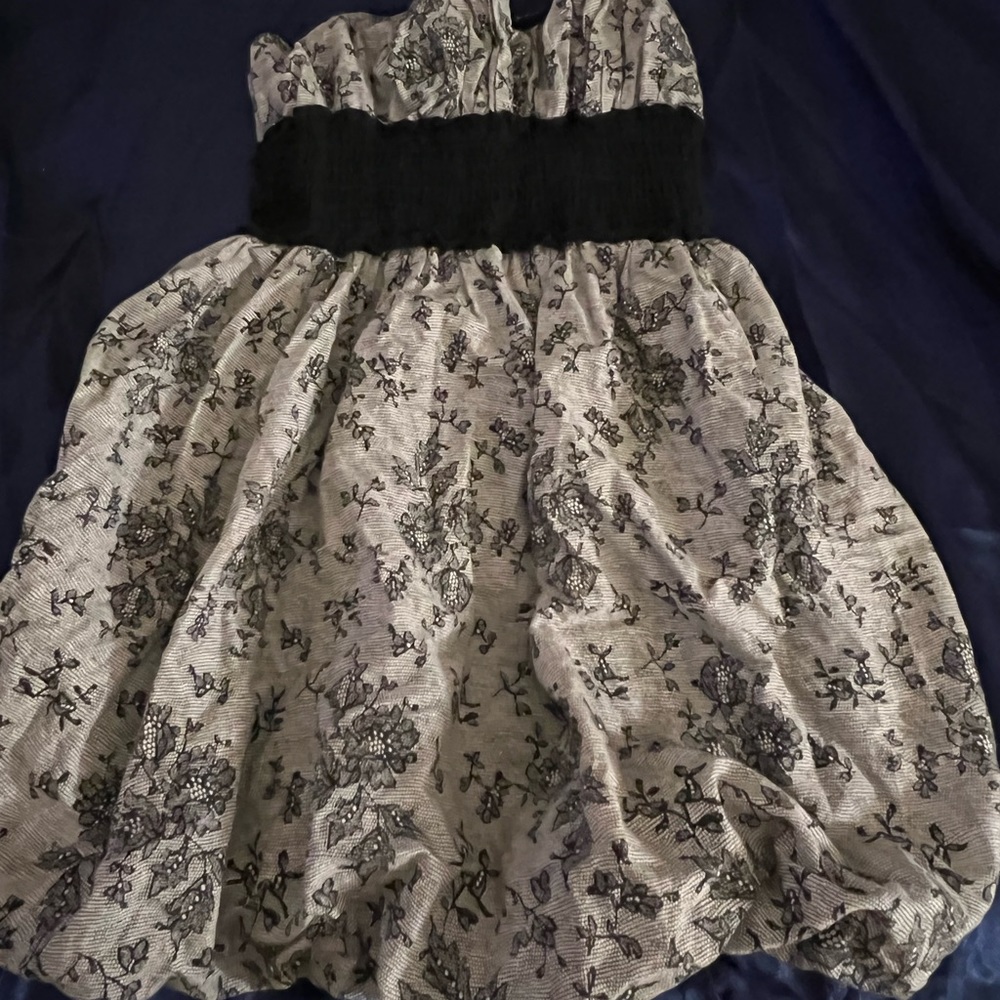 Dress - Picture 2 of 4